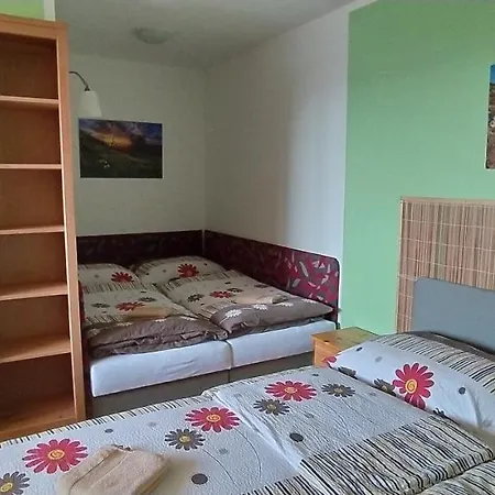 Pujcovna A Pod Palavou *
